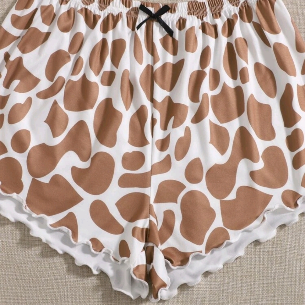2 Piece Giraffe Graphic P.J Set - Picture 2 of 4